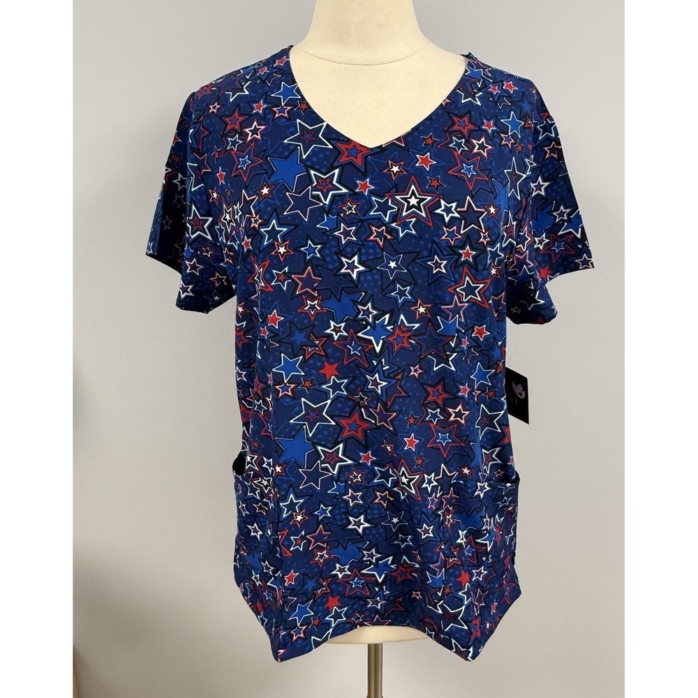 NWT Zoe + Chloe Scrub Top L Patriotic Stars 4th Of July Scrubs Nurse RN Uniform